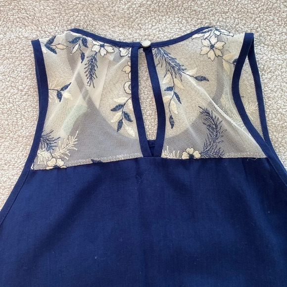 Reneec. kitty Mesh embroidery detail top size XS - Picture 6 of 10